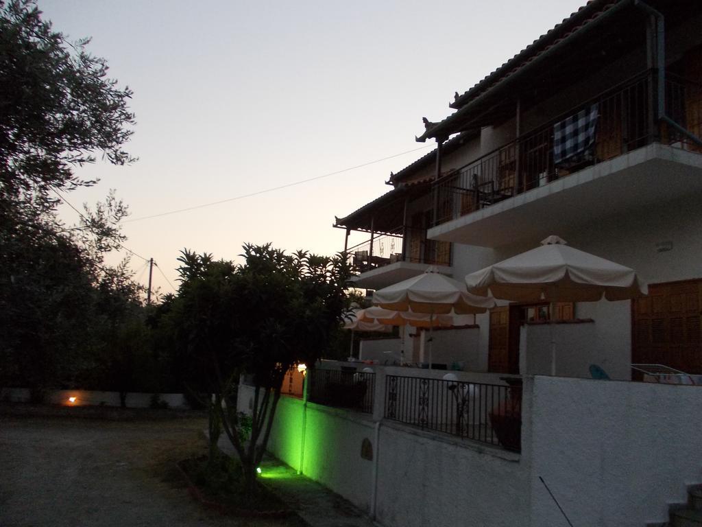 Philippos Apartments Афісос Екстер'єр фото